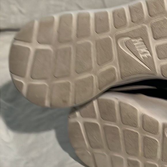 Nike Roshe One Black Running Shoe Sneakers Size 10 - Picture 7 of 9